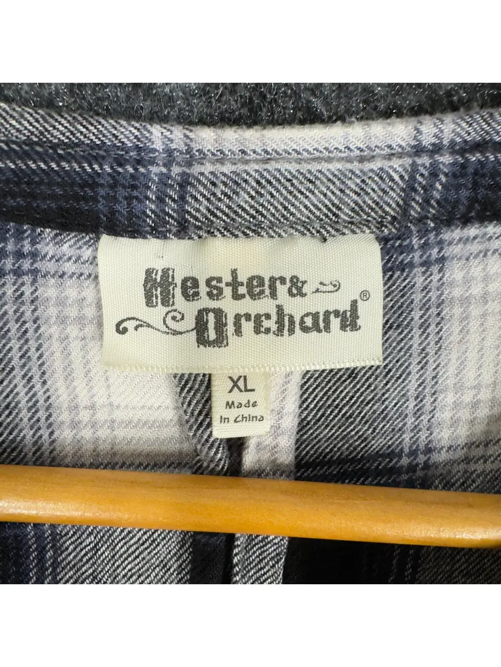 Hester & Orchard Blouse Women XL Black Plaid 1/2 Button V-Neck Long Sleeve - Picture 5 of 6